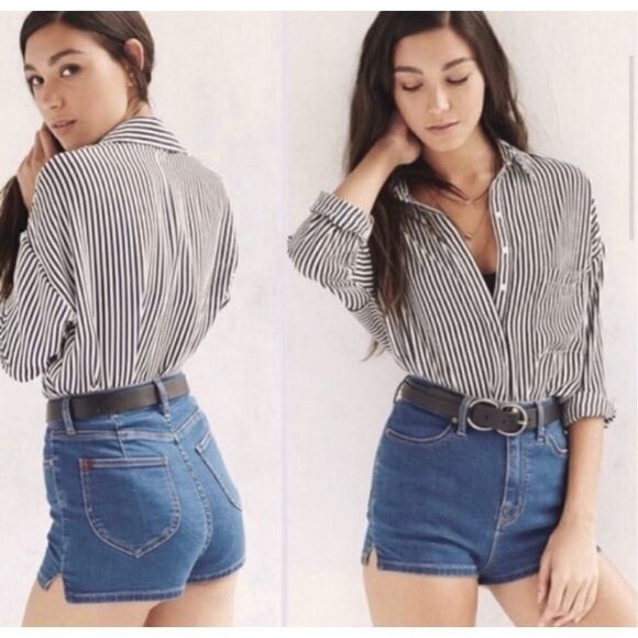 BDG Pinup Super High Rise Light Wash Shorts Size 25 - Picture 1 of 9